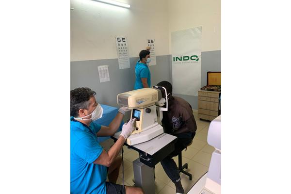 indo-colabora-con-azul-en-accion-con-la-donacion-de-lentes