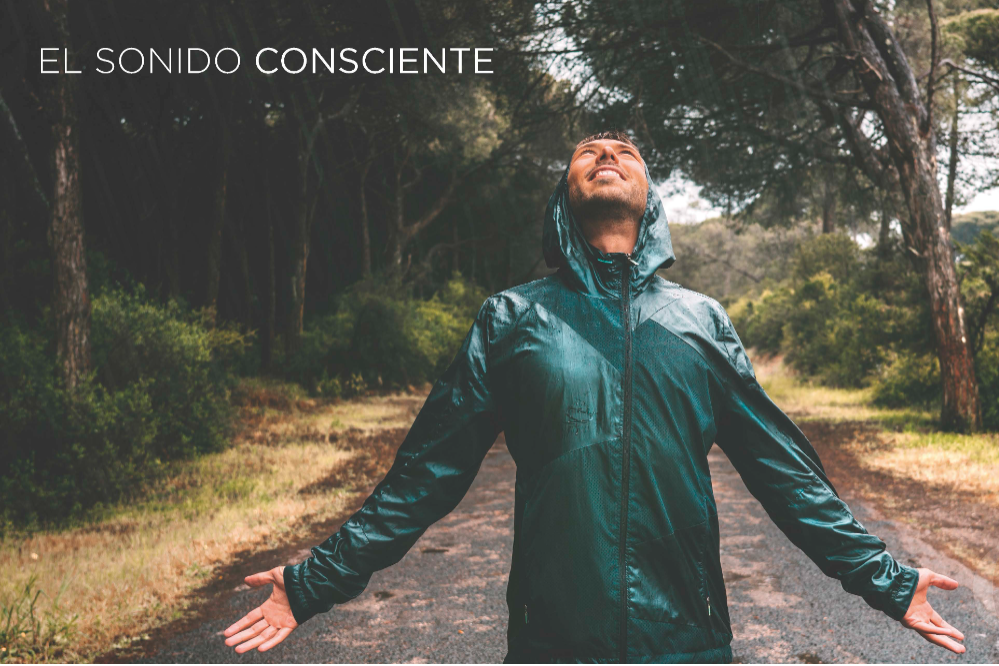 cione-muestra-la-marca-de-audiologia-om-en-expoaudio