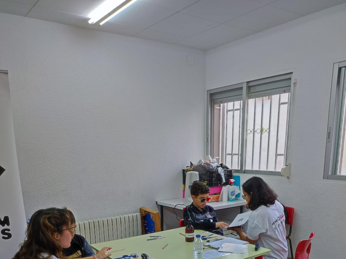 proyecto-et-mirem-als-ulls-con-la-fundacion-etnia