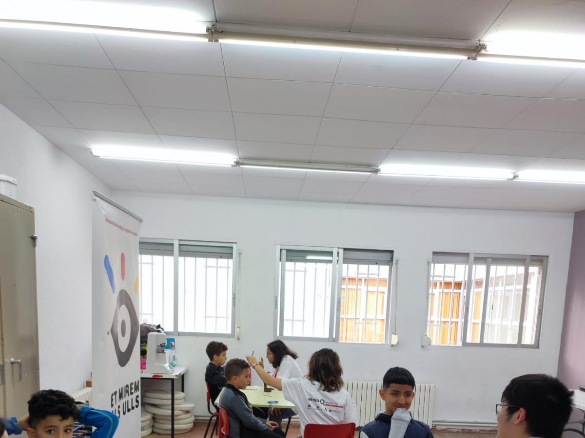 proyecto-et-mirem-als-ulls-con-la-fundacion-etnia